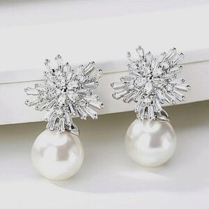 ▪️Starburst zirconia crystals on pearls; nwot